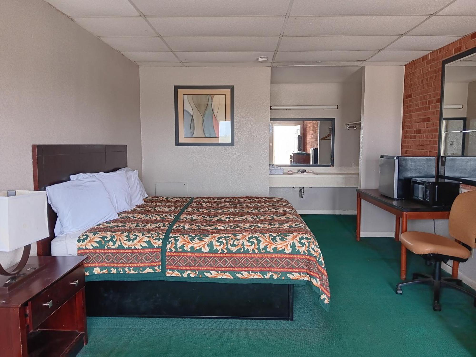Oyo Sheldon'S Motel And Restaurant Keysville ภายนอก รูปภาพ