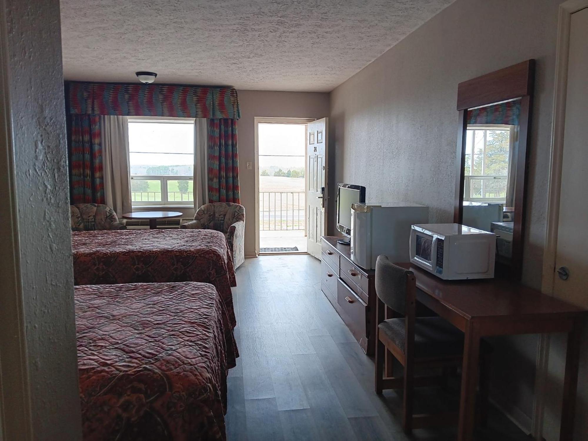Oyo Sheldon'S Motel And Restaurant Keysville ภายนอก รูปภาพ