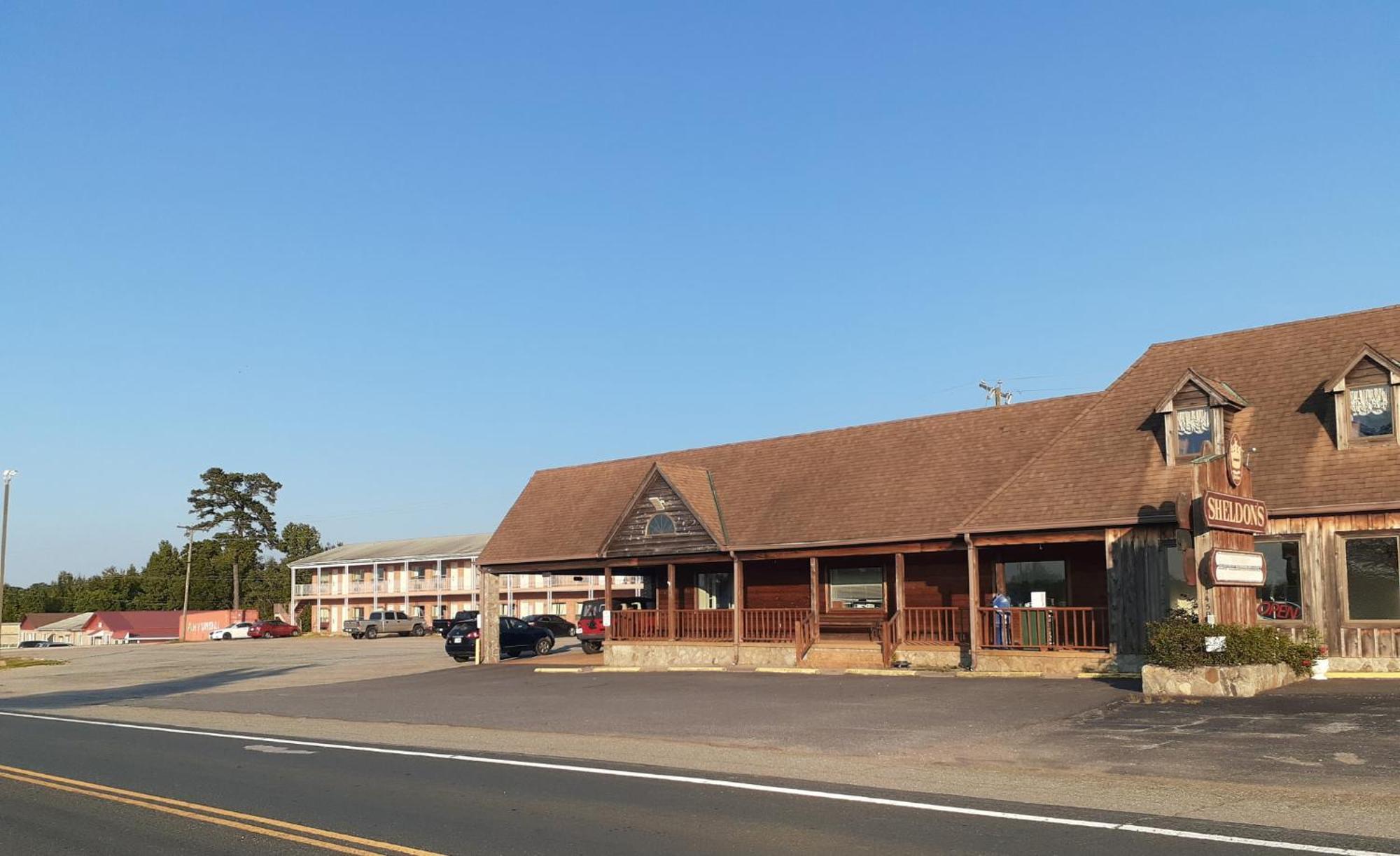 Oyo Sheldon'S Motel And Restaurant Keysville ภายนอก รูปภาพ